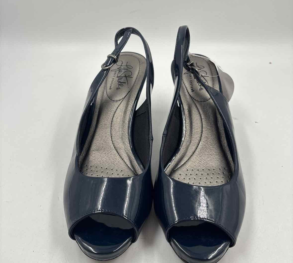 Life Stride Women's Shoe Size 8.5 Navy Solid Slingbacks