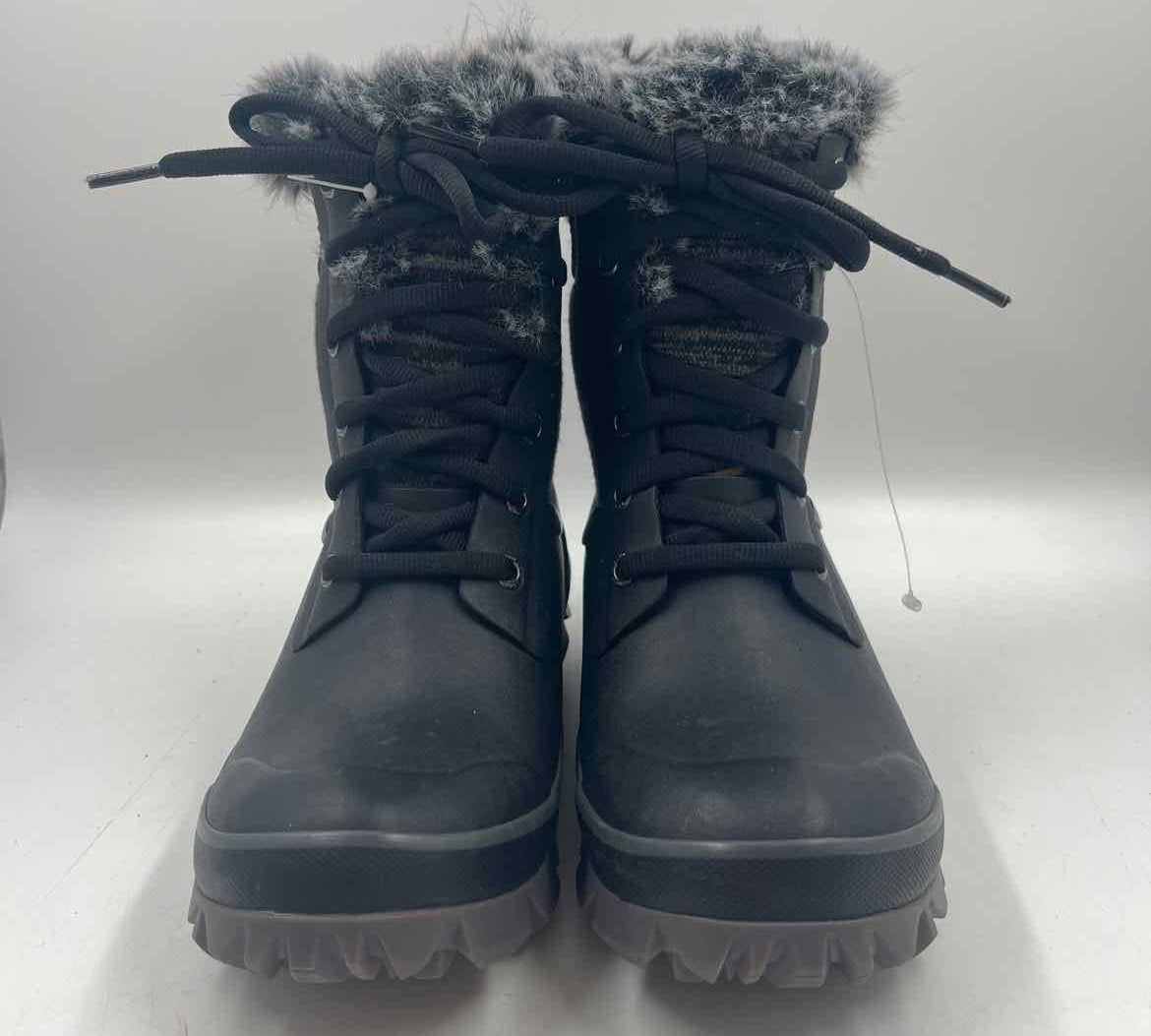 Bogg Women's Shoe Size 6 Black Textured Boots