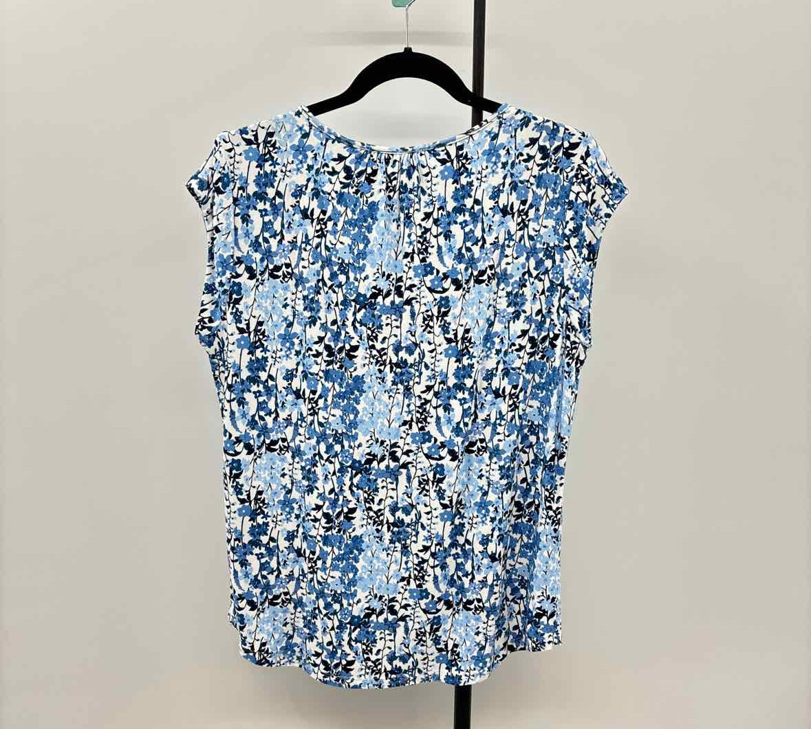 Tommy Hilfiger Women's Size M Blue Floral Short Sleeve Shirt