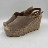 Marc Fisher Women's Shoe Size 8.5 Tan dotted Sandals