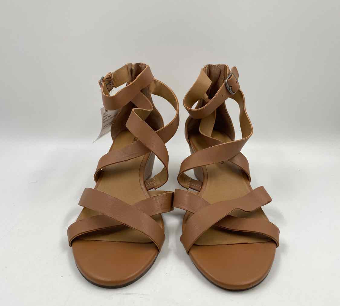 Lucky Brand Women's Shoe Size 7 Caramel Solid Sandals