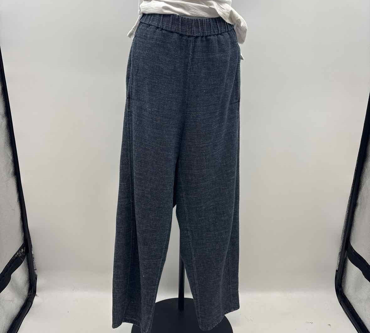 Eileen Fisher Women's Size 6P Navy Textured Pants