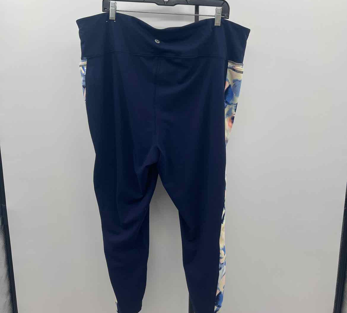 LIVI active Women's Size 26 Navy Abstract Leggings