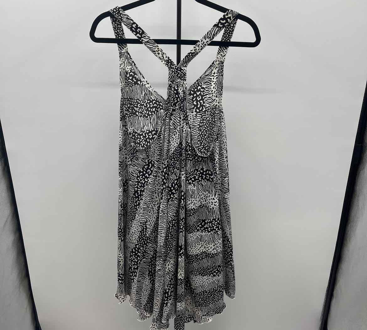 Pacific Beach Women's Size XL Black Animal Print Coverup