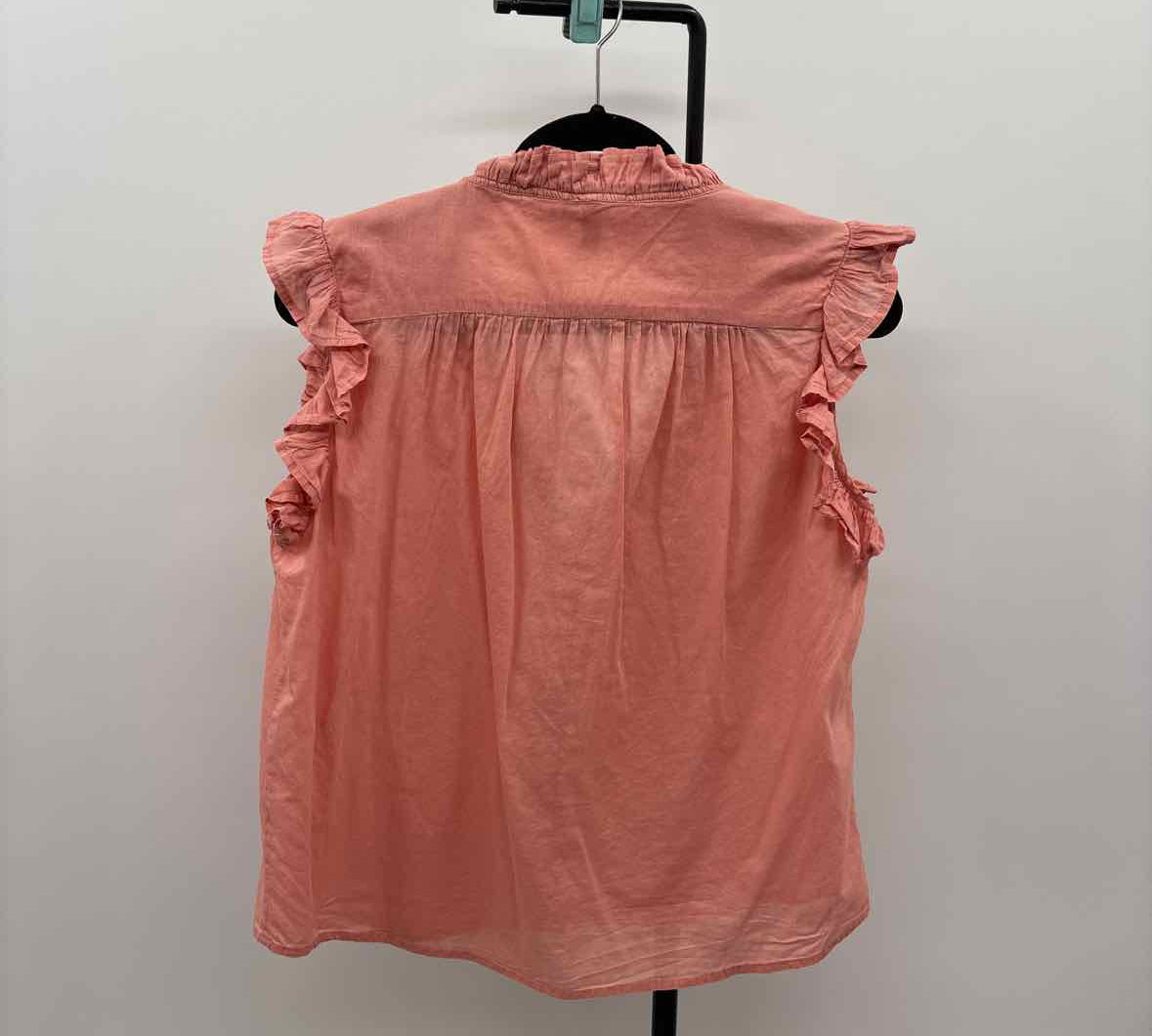 Elan Women's Size M Peach Solid Sleeveless Shirt