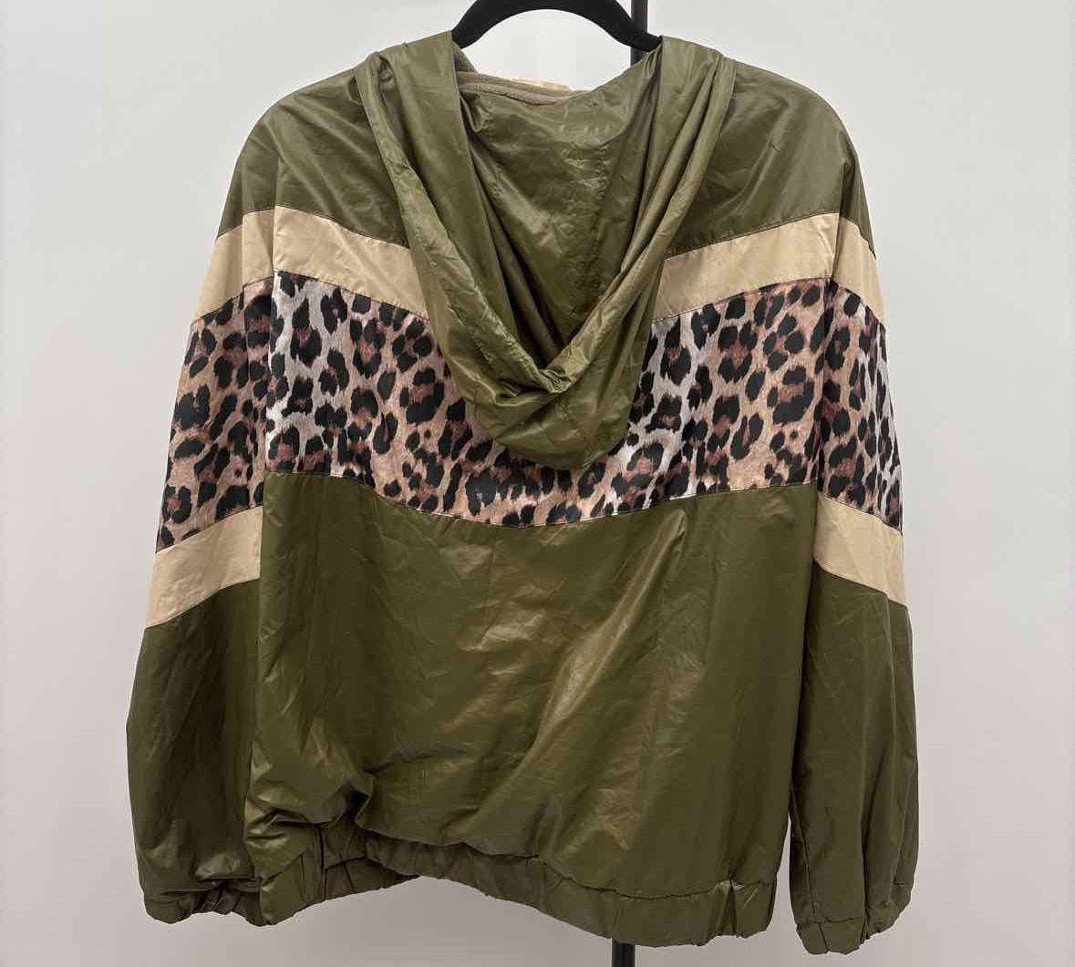 Easel Women's Size L Green Animal Print Jacket