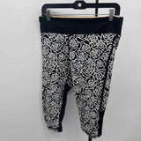 Unbranded Women's Size 14 Black Abstract Capris