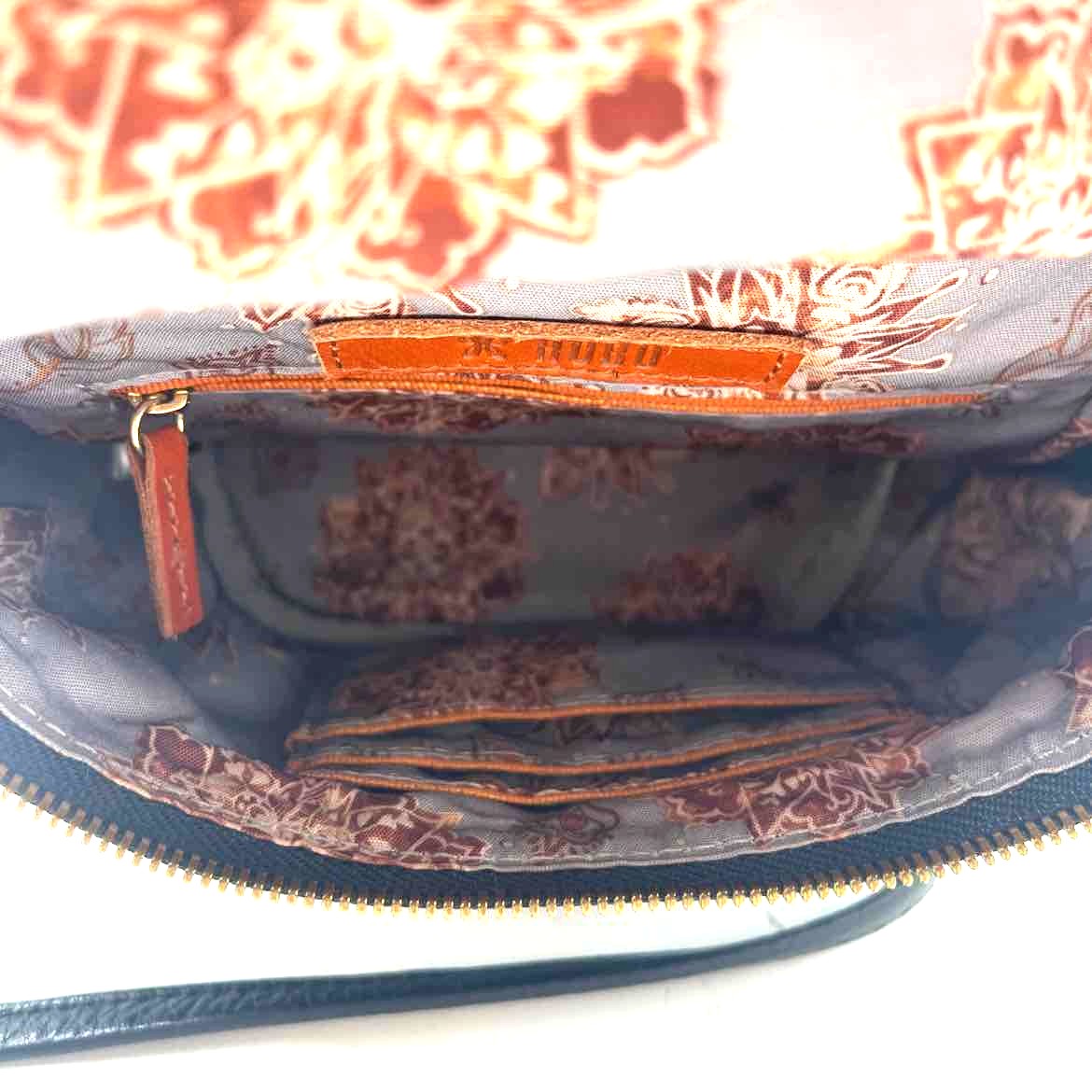 Interior HOBO Pebble Black Leather FERN Zip-Flap Crossbody Purse