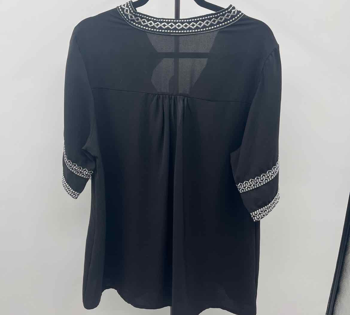 Unbranded Women's Size XL Black Embroidered Tunic
