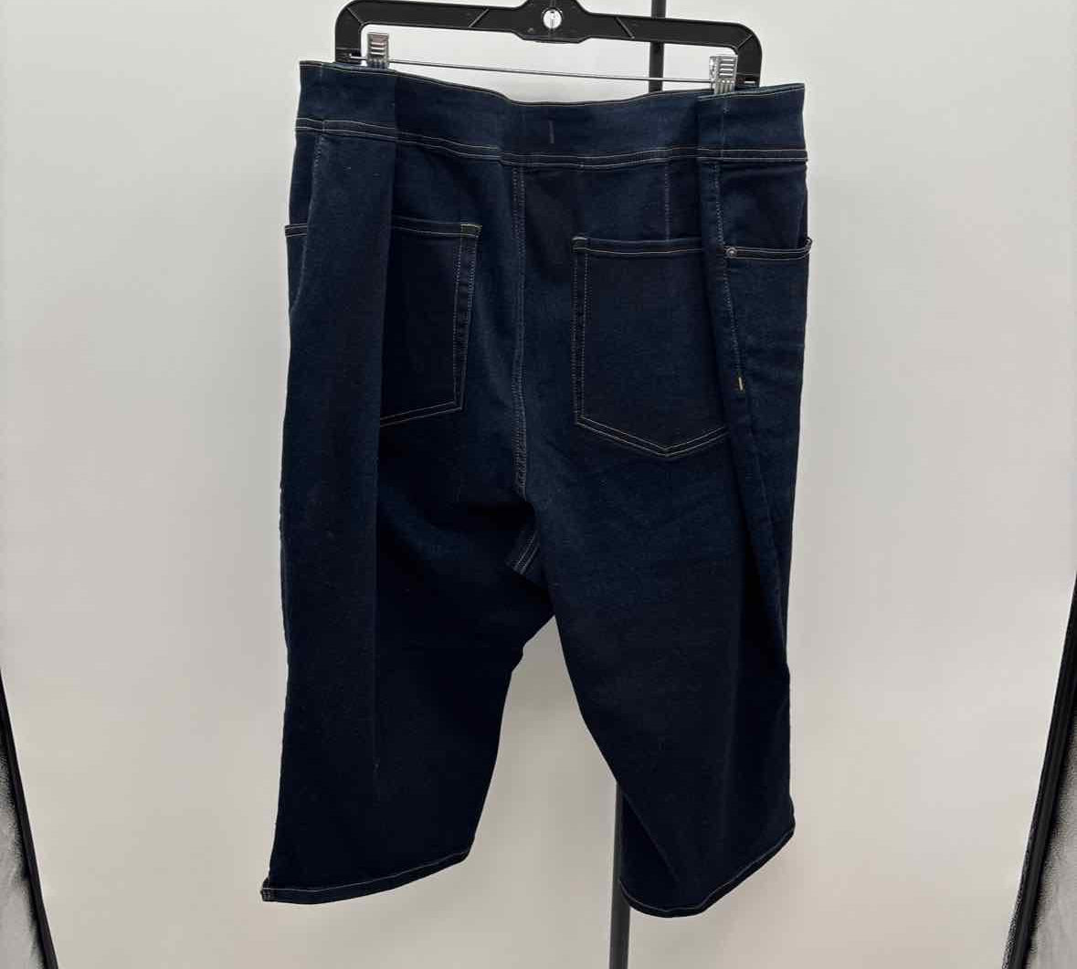 Lane Bryant Women's Size 28 Navy Solid Capris