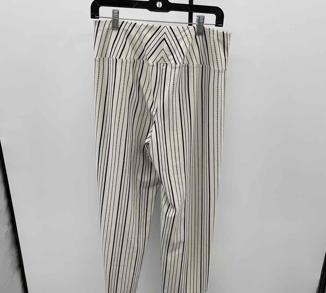 Habitat Women's Size 6 White Stripe Pants
