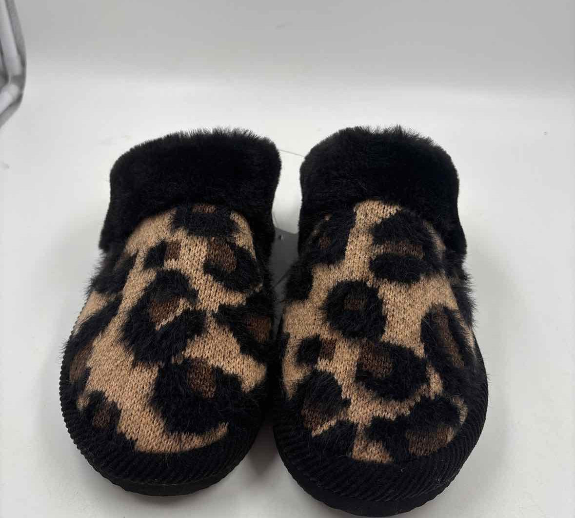 CC Women's Shoe Size S/M Black Animal Print Slippers