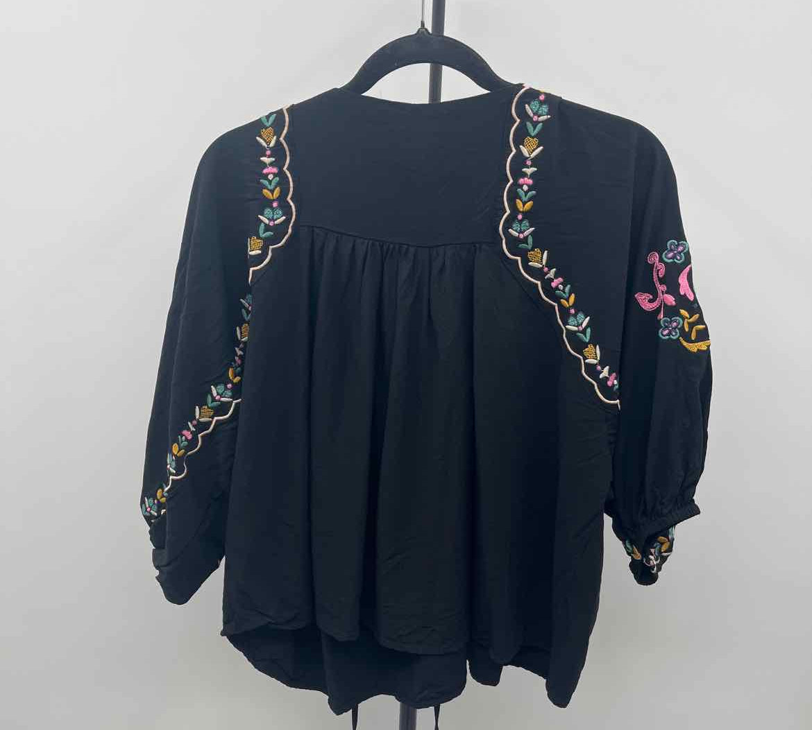 Vine & Love Women's Size M Black Embroidered Long Sleeve Shirt