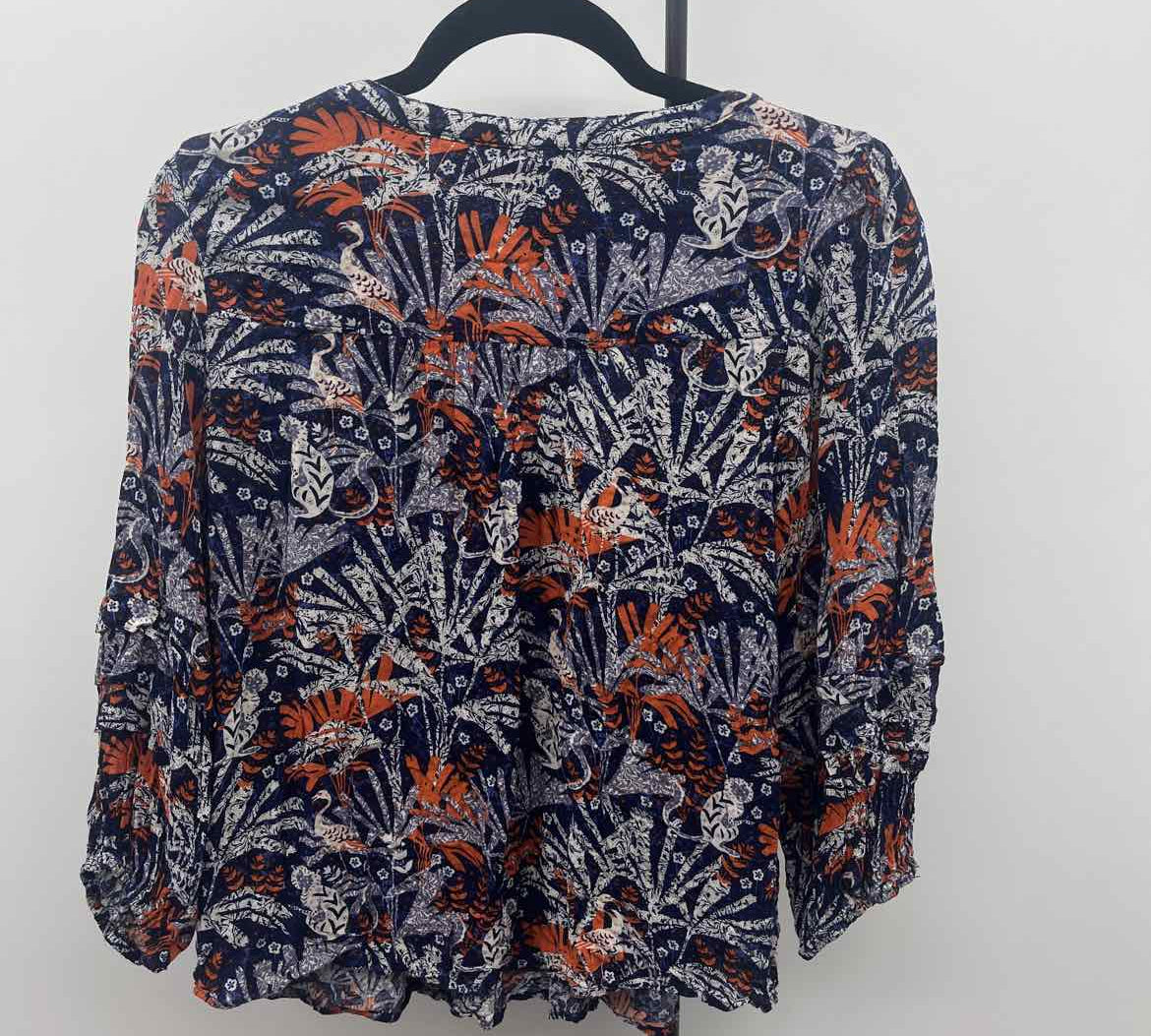 Maeve Junior's Size M Blue Floral Long Sleeve Shirt