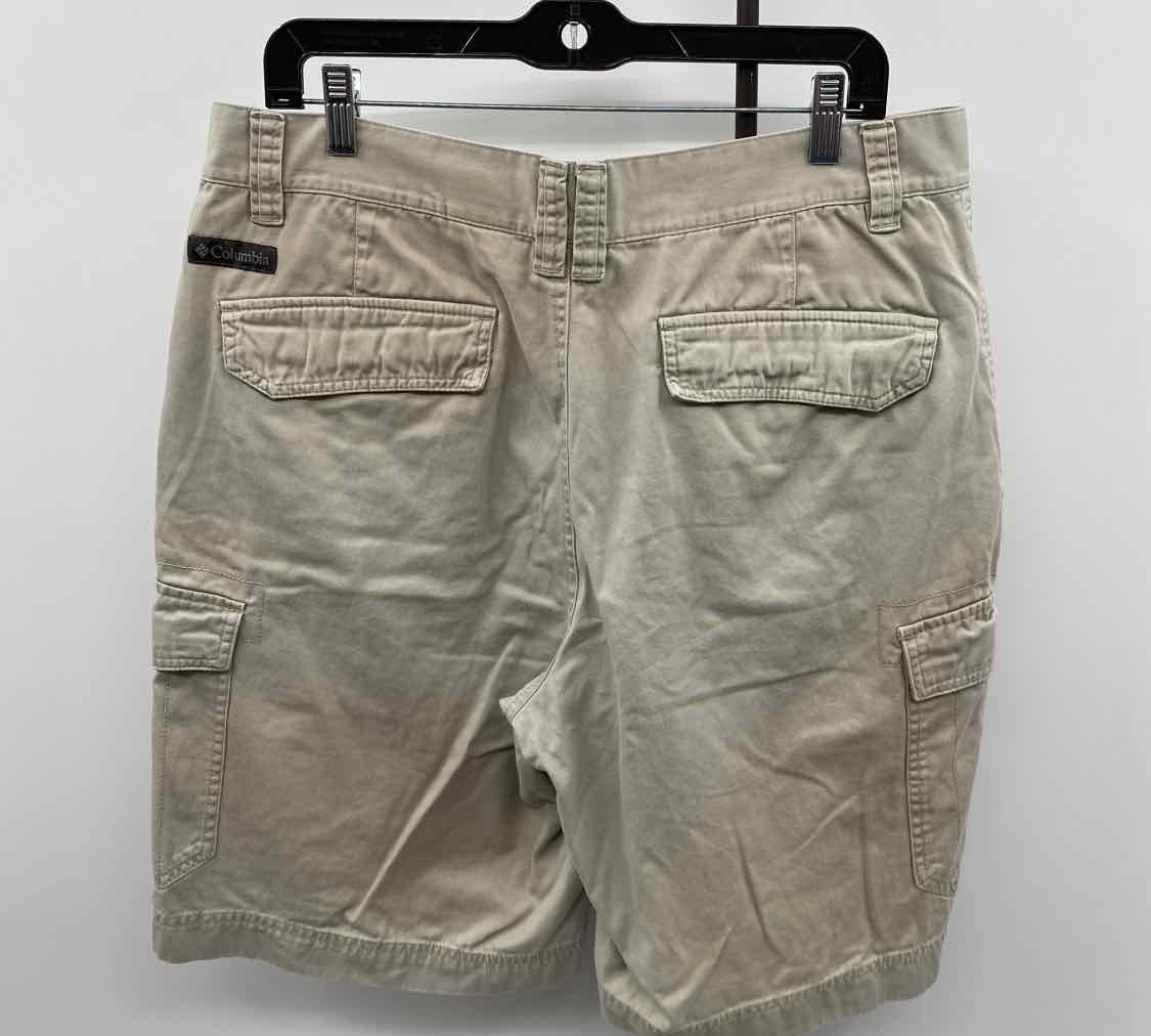 Columbia Men's Size 36 Beige Solid Shorts