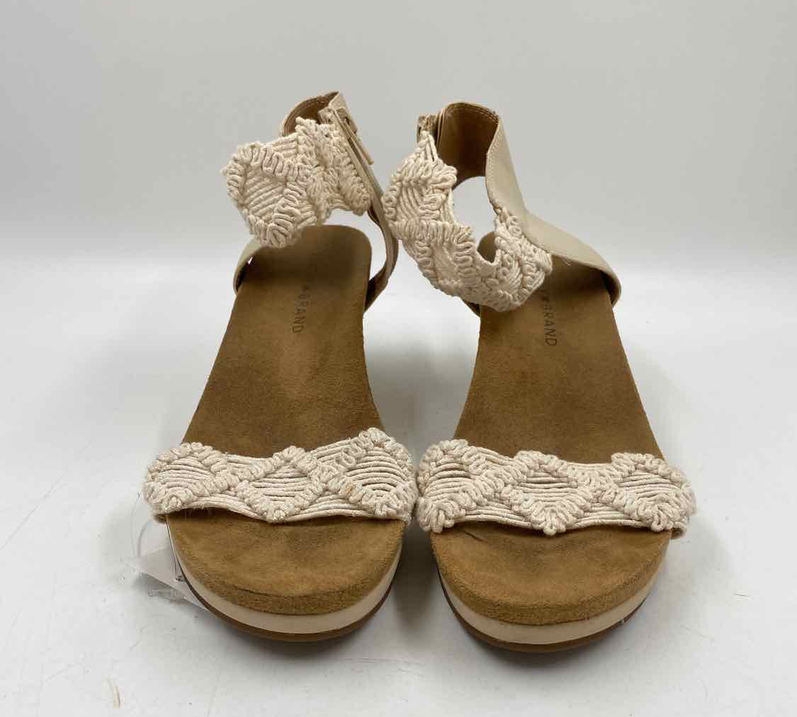 Lucky Brand Women's Shoe Size 7 Beige Crochet Sandals