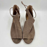 Lucky Brand Women's Shoe Size 9.5 Taupe cutouts Sandals