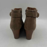 Qupid Women's Shoe Size 8.5 Tan Solid Boots