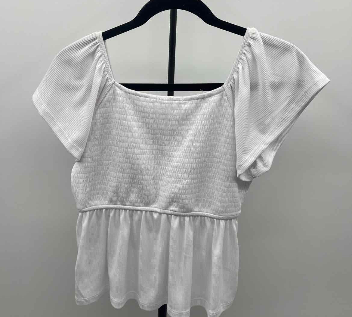 Ultra Flirt Women's Size XL White Ribbed Short Sleeve Shirt