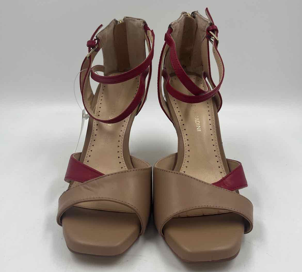 Adrienne Vittadini Women's Shoe Size 7.5 Tan Solid Heels