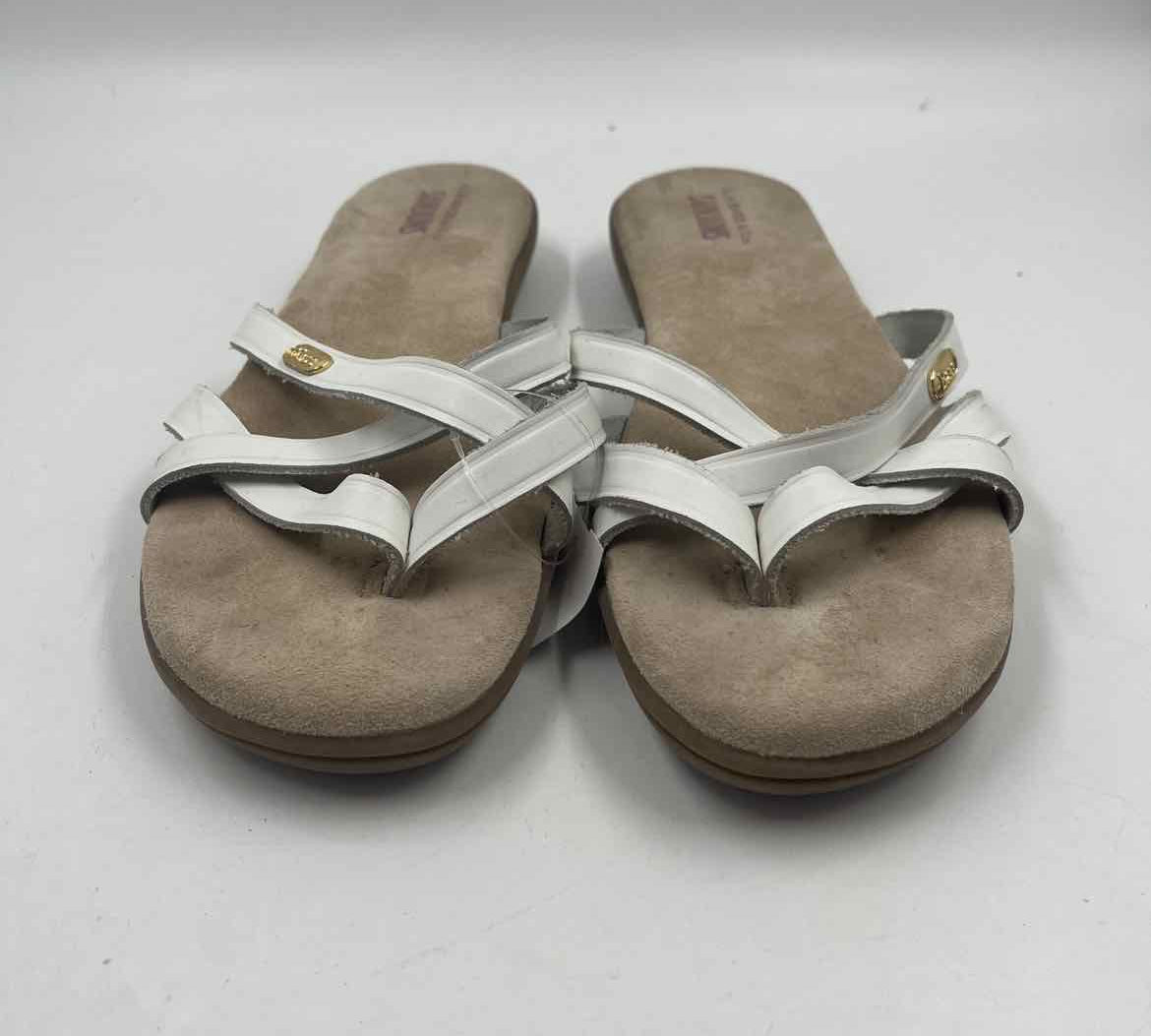 GH Bass & Co Women's Shoe Size 9.5 White Solid Sandals