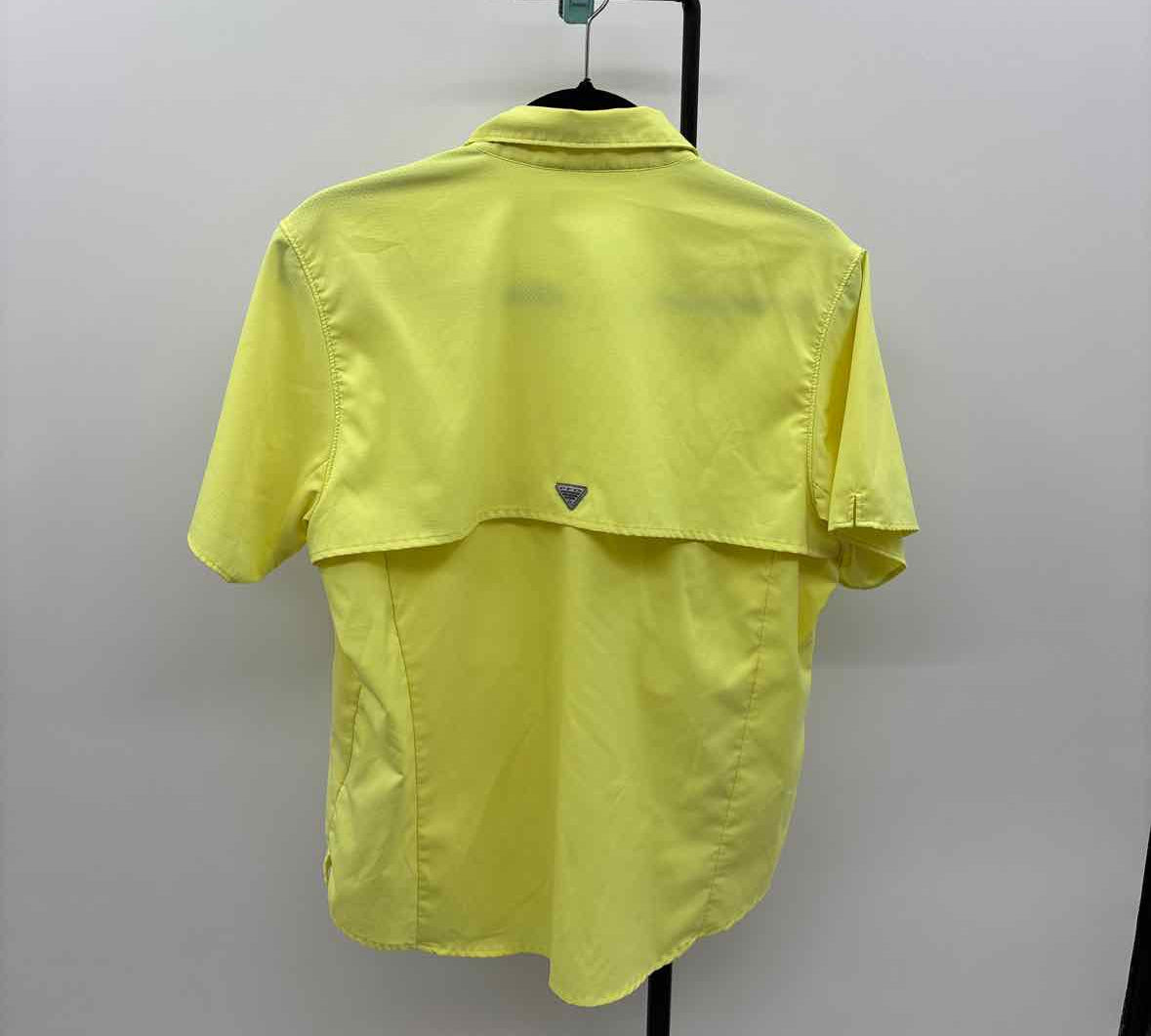 Columbia Women's Size L Yellow Solid Short Sleeve Shirt