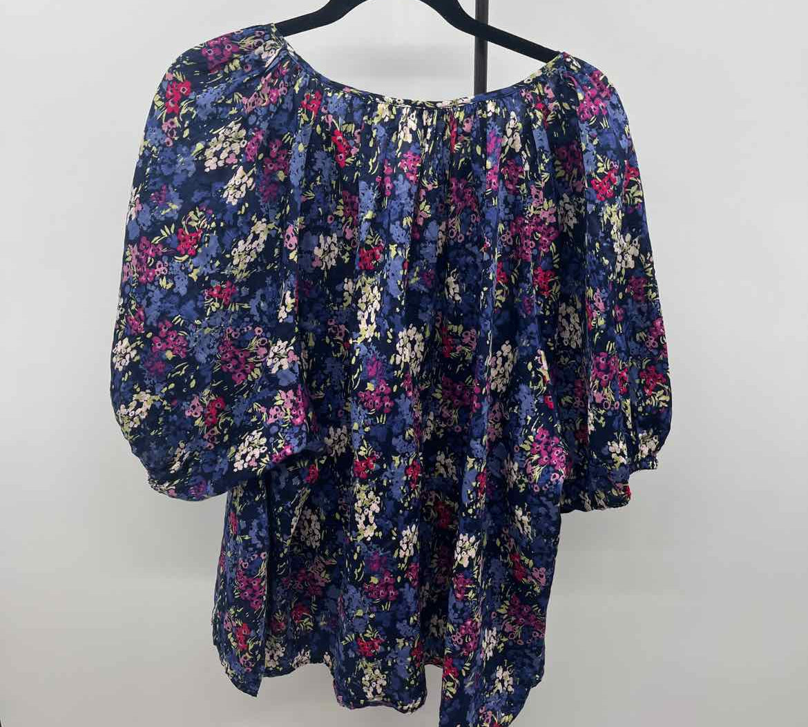 Ophelia Roe Women's Size 3X Navy Floral Short Sleeve Shirt
