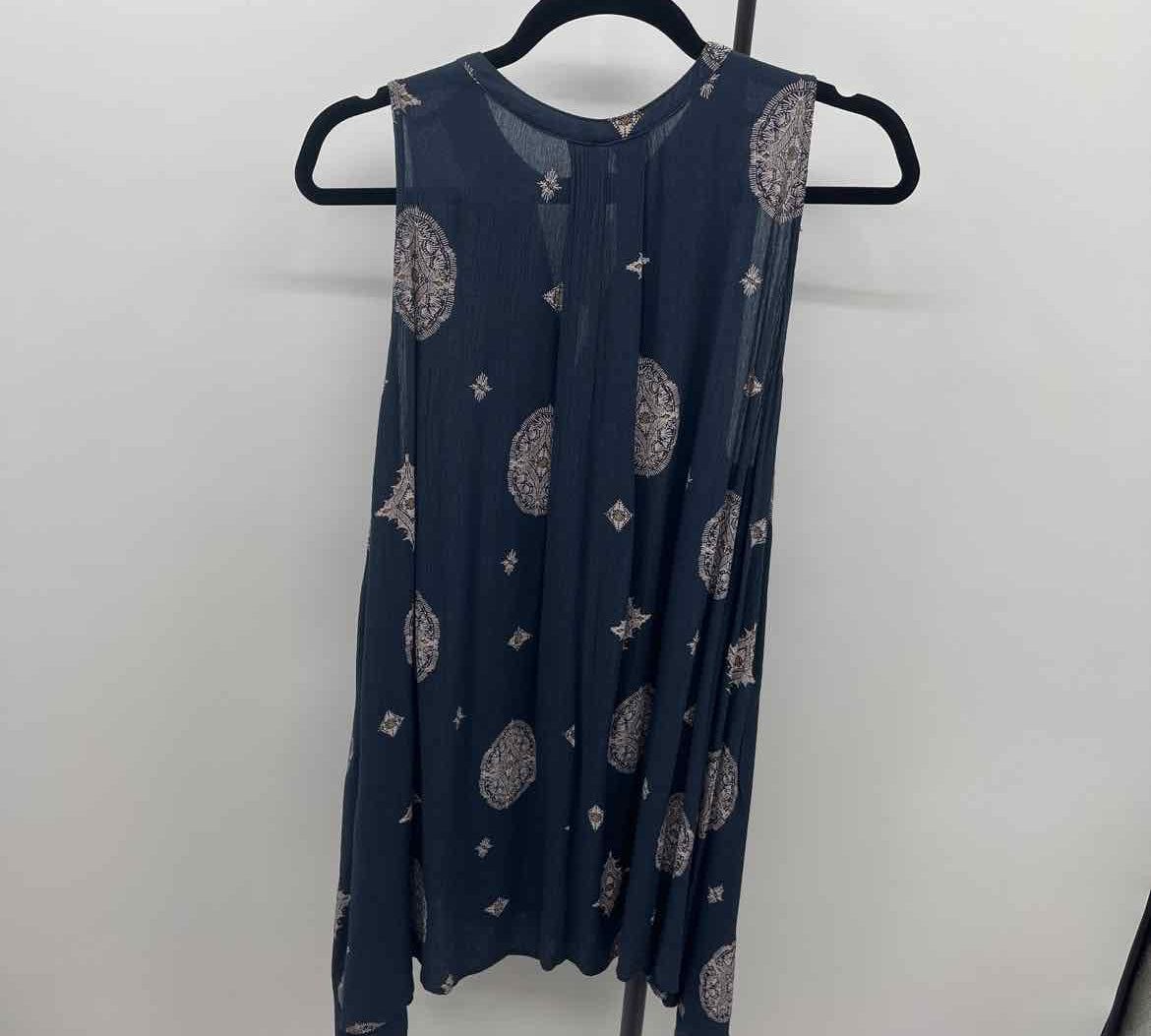 Free People Junior's Size XS Navy medallion Dress