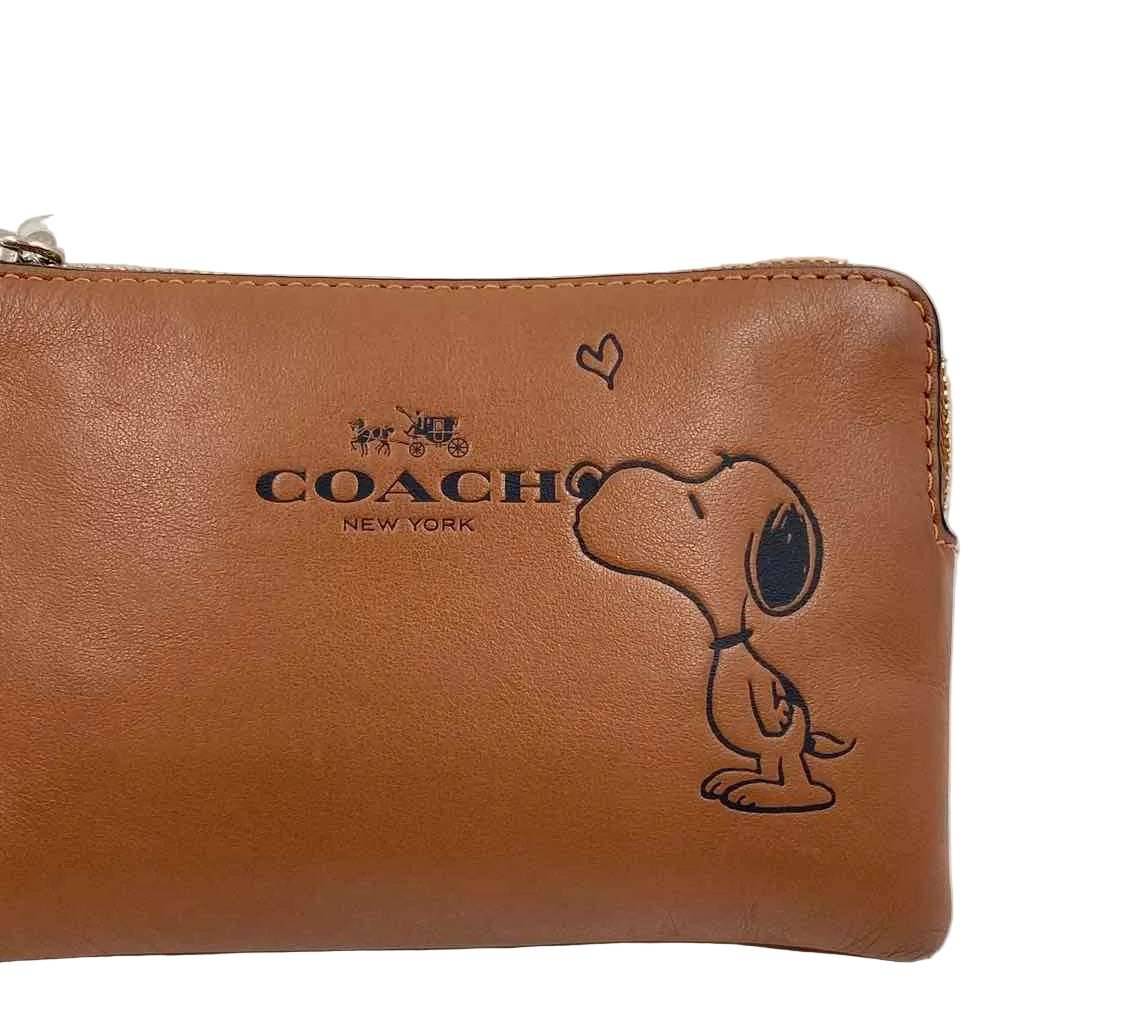COACH Caramel Leather PEANUTS SNOOPY Wristlet