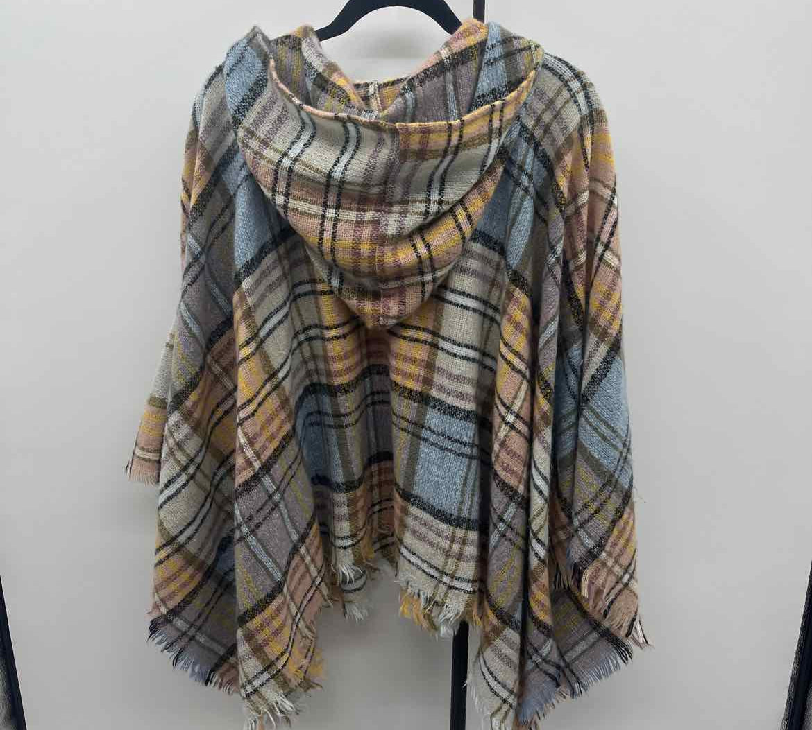 Coco & Carmen Women's Size One Size Multi-Color Plaid Poncho