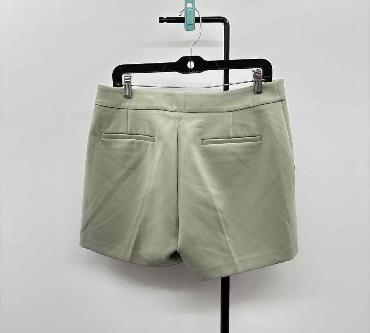 Banana Republic Women's Size 10 Green Solid Shorts