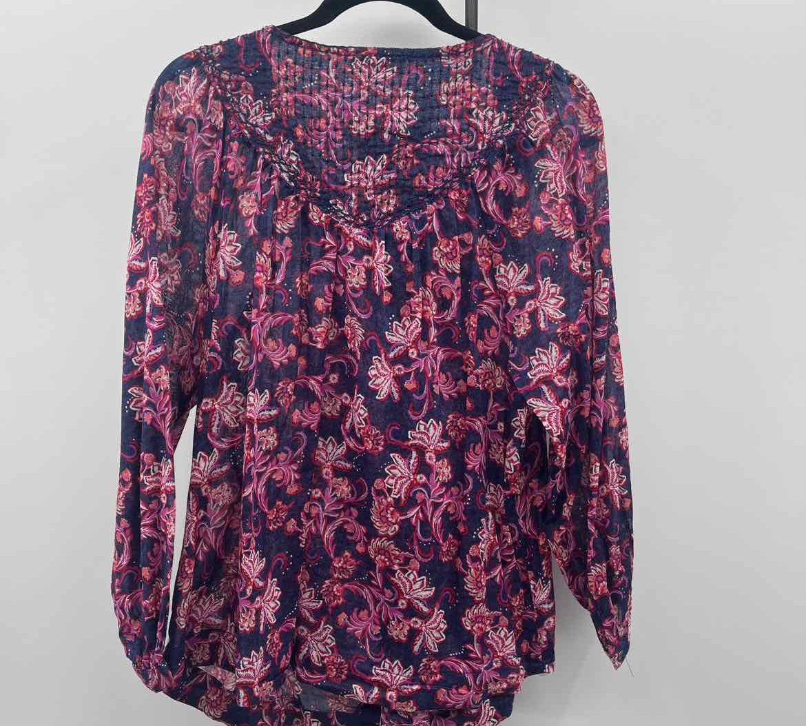 Beachlunchlounge Women's Size M Navy Floral Long Sleeve Shirt