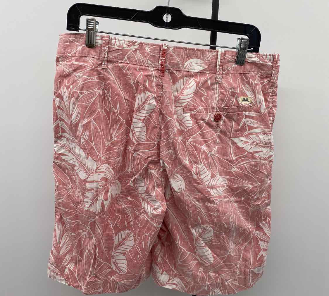 Izod Men's Size 32 Red Leaf Shorts