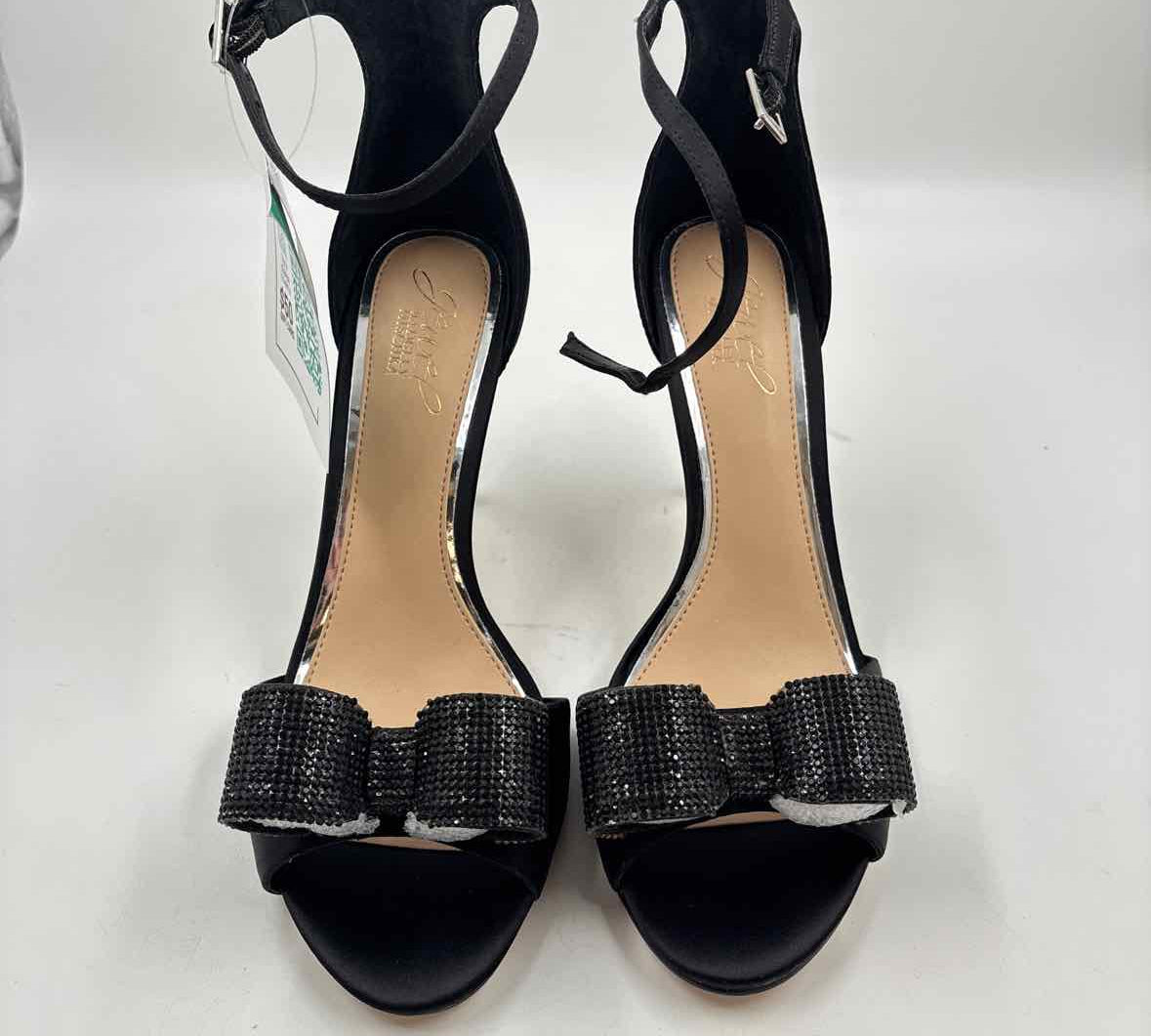 Badgley Mischka Women's Shoe Size 7.5 Black Beaded Heels