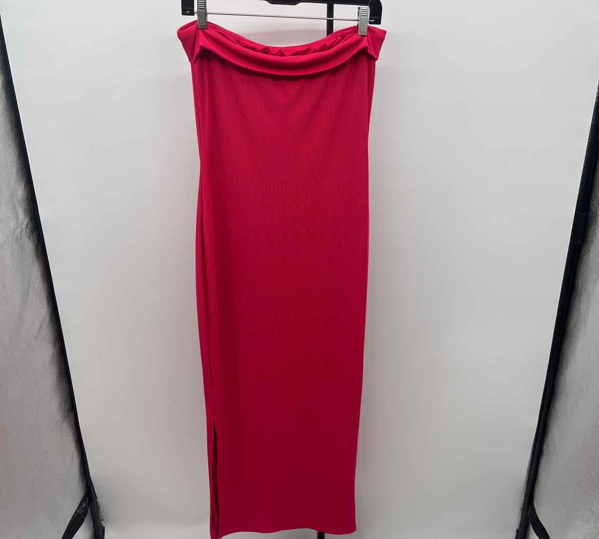 Pretty Women's Size 10 Rose Ribbed Dress