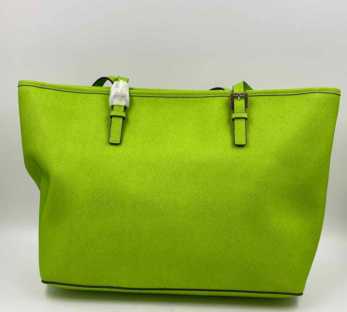 Michael Kors Women's Green New with Tags LUXE Purse