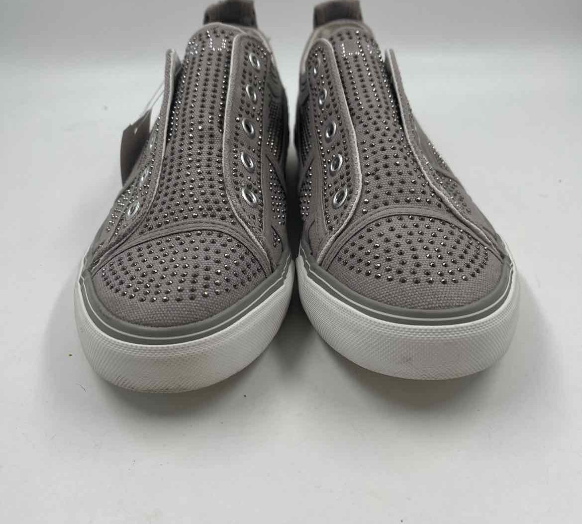 True Religion Women's Shoe Size 9.5 Gray Beaded Sneakers