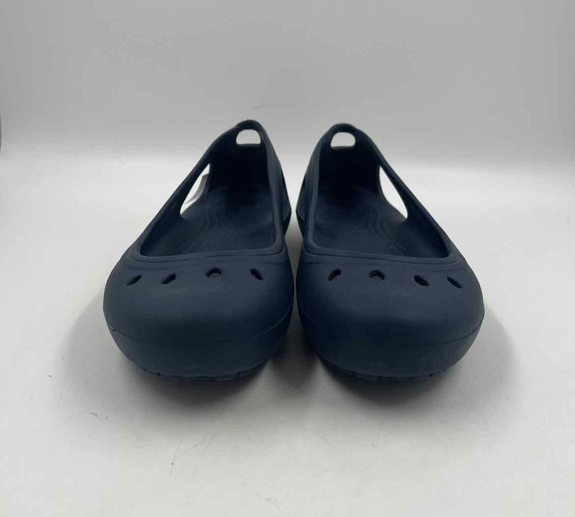 Crocs Women's Shoe Size 8 Navy Solid Flats