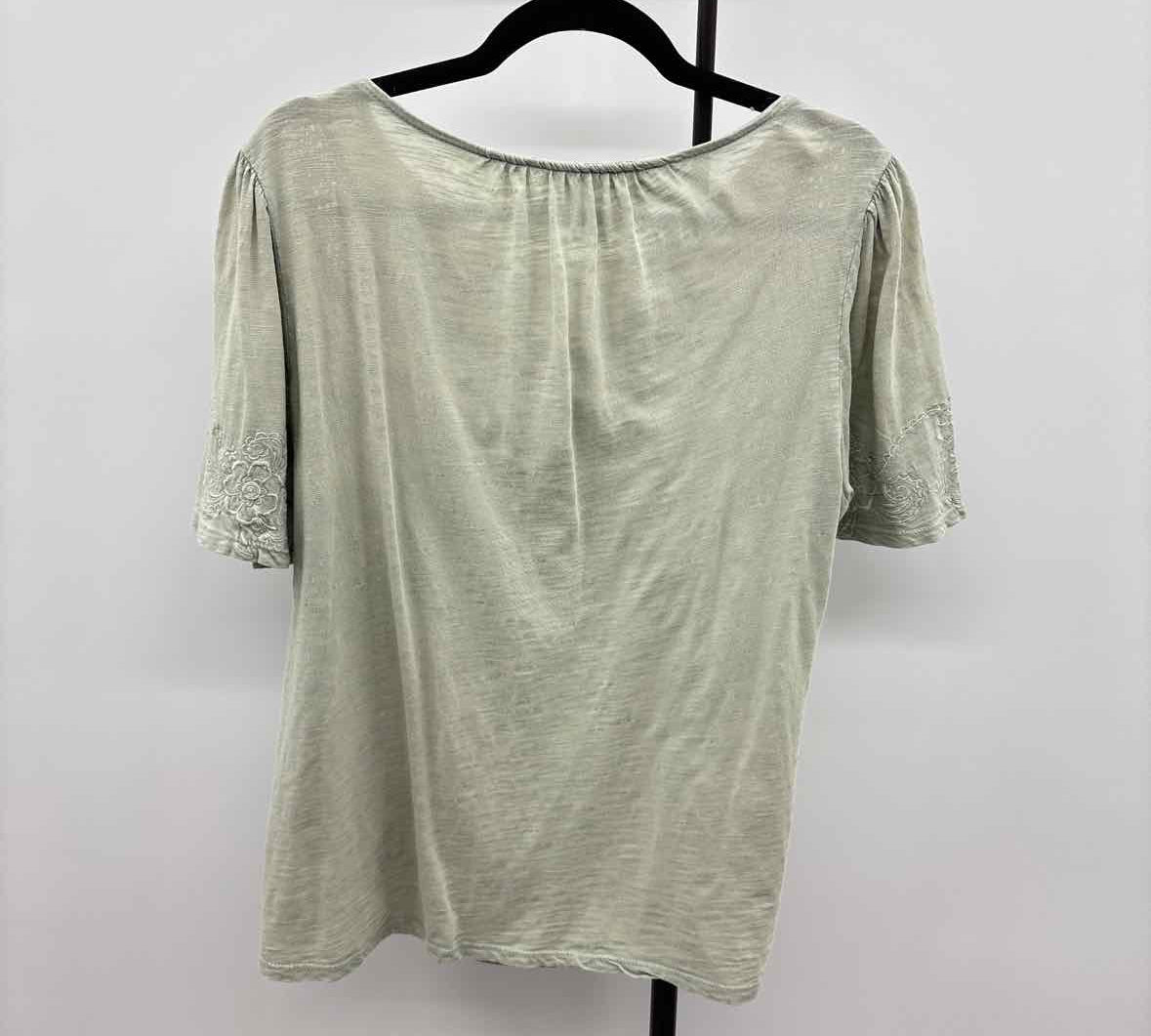 Lucky Brand Women's Size L Green Textured Short Sleeve Shirt