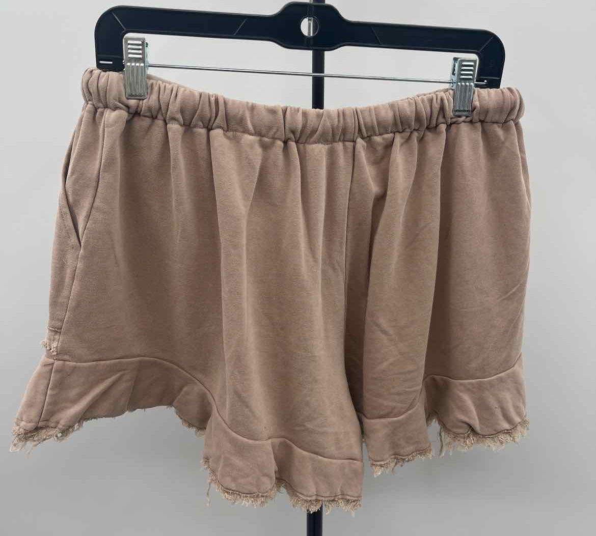 Easel Women's Size 14 Tan Solid Shorts