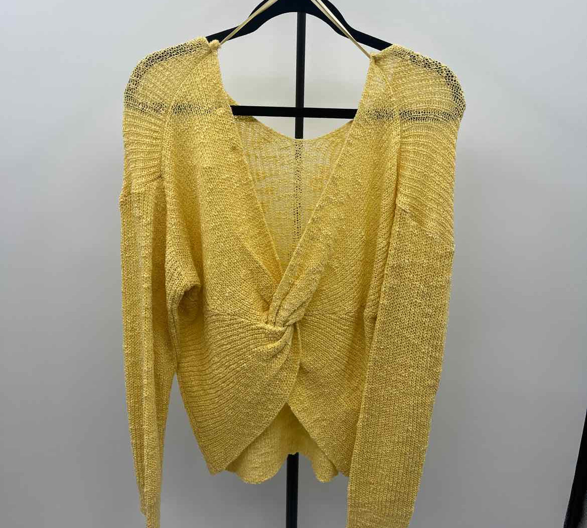 Love Tree Women's Size L Yellow Textured Sweater