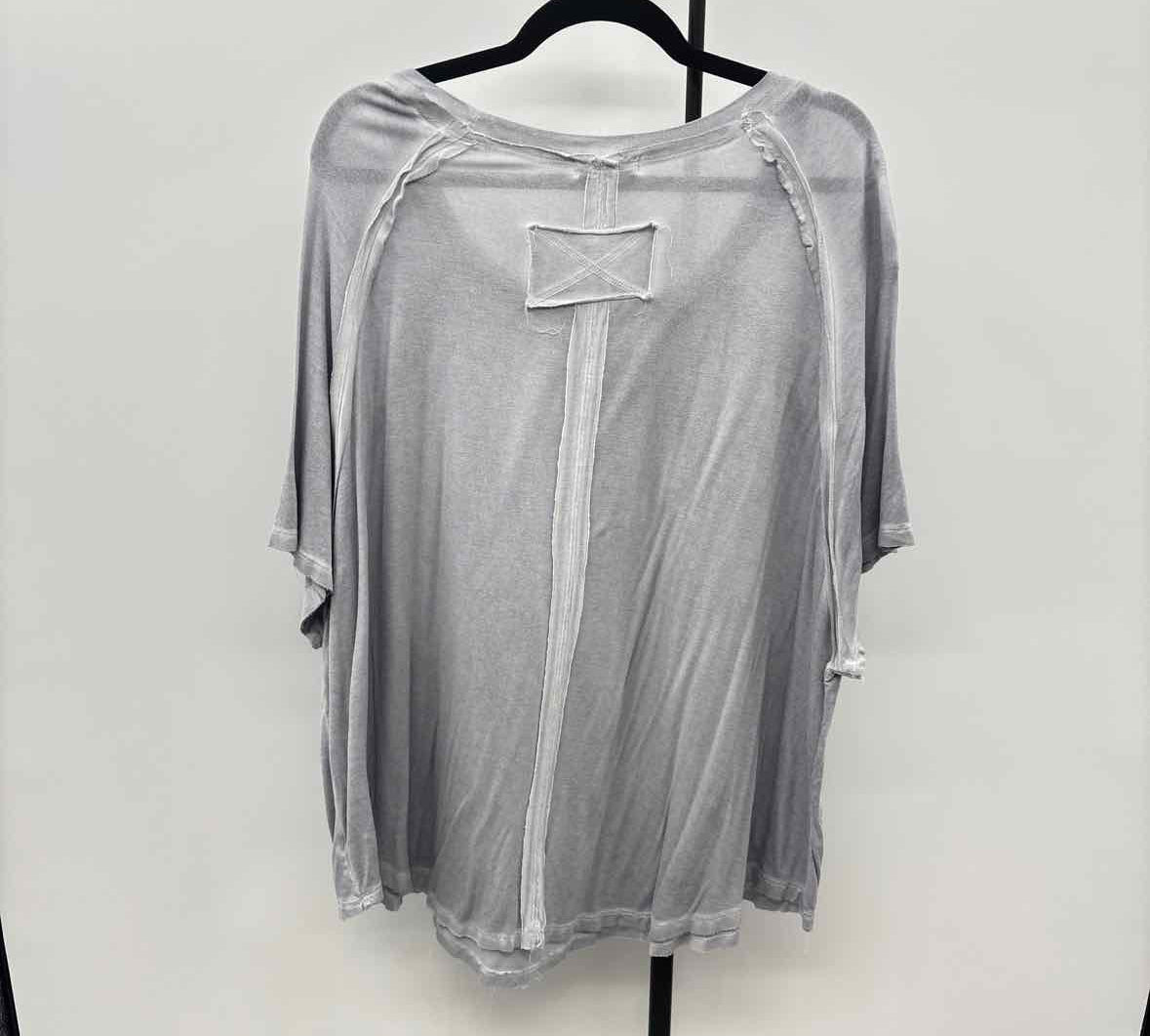 Zenana Women's Size 3X Gray Faded Short Sleeve Shirt
