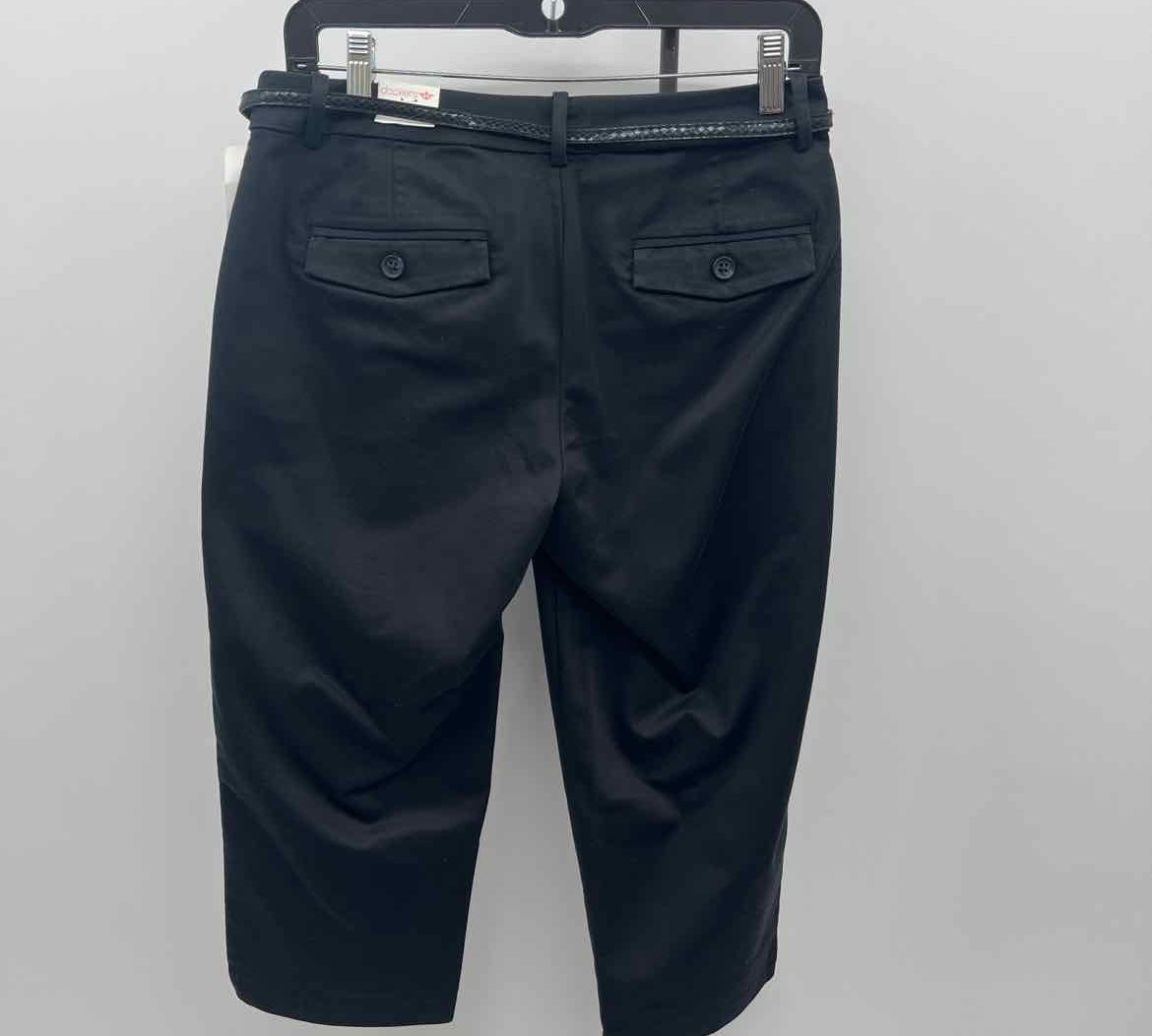 Dockers Women's Size 4 Black Solid Capris
