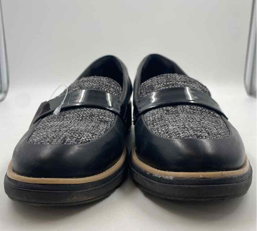 Clarks Women's Shoe Size 9.5 Black Tweed Loafers