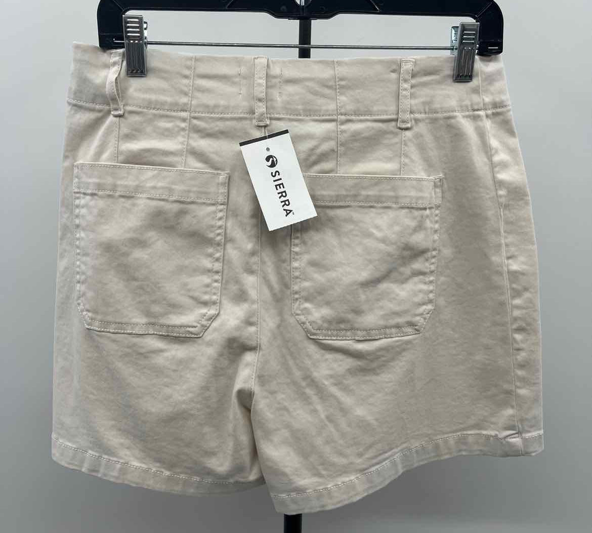telluride Women's Size 10 Ivory Solid Shorts