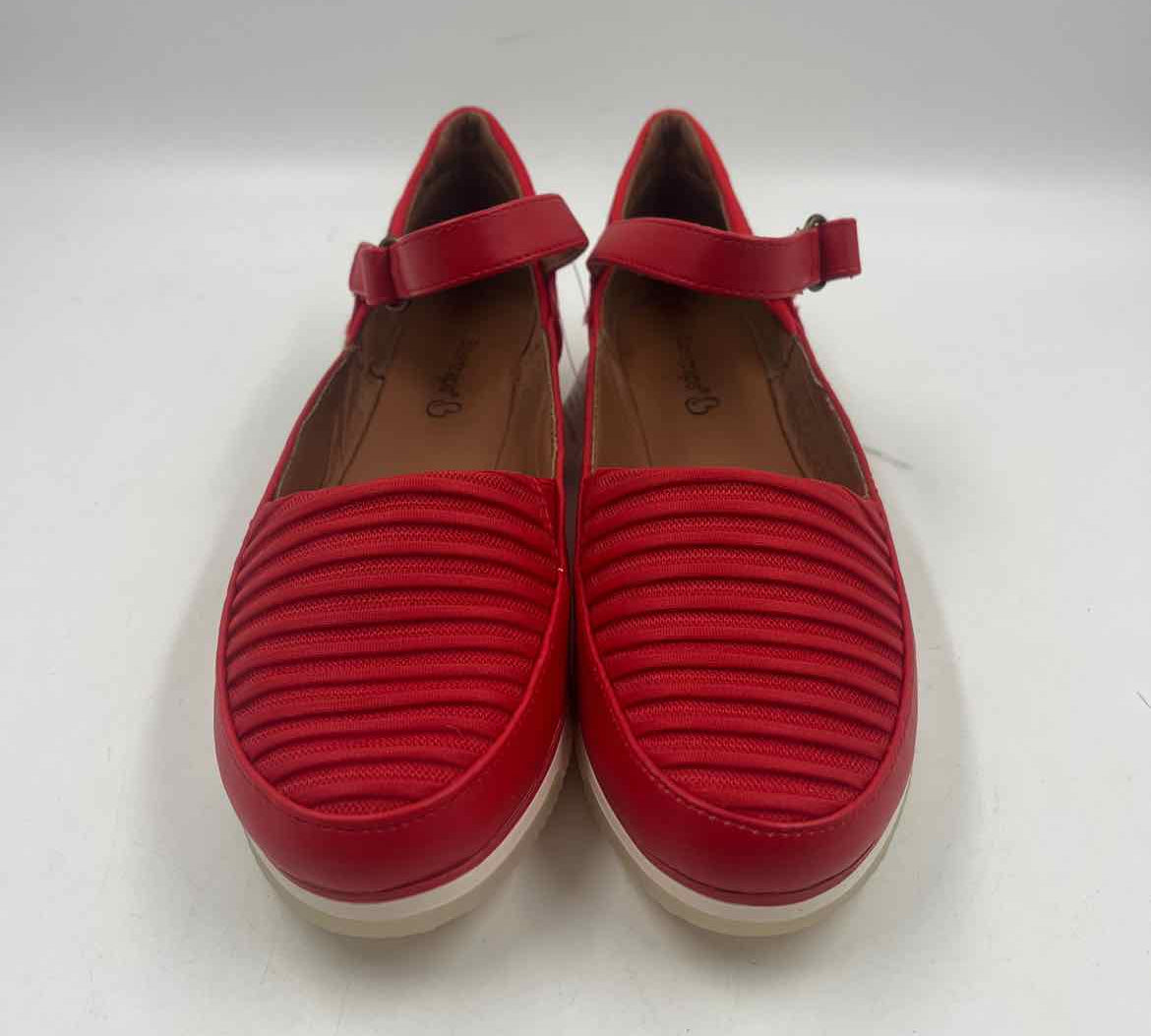 Baretraps Women's Shoe Size 6 Red Ribbed Casual Shoes