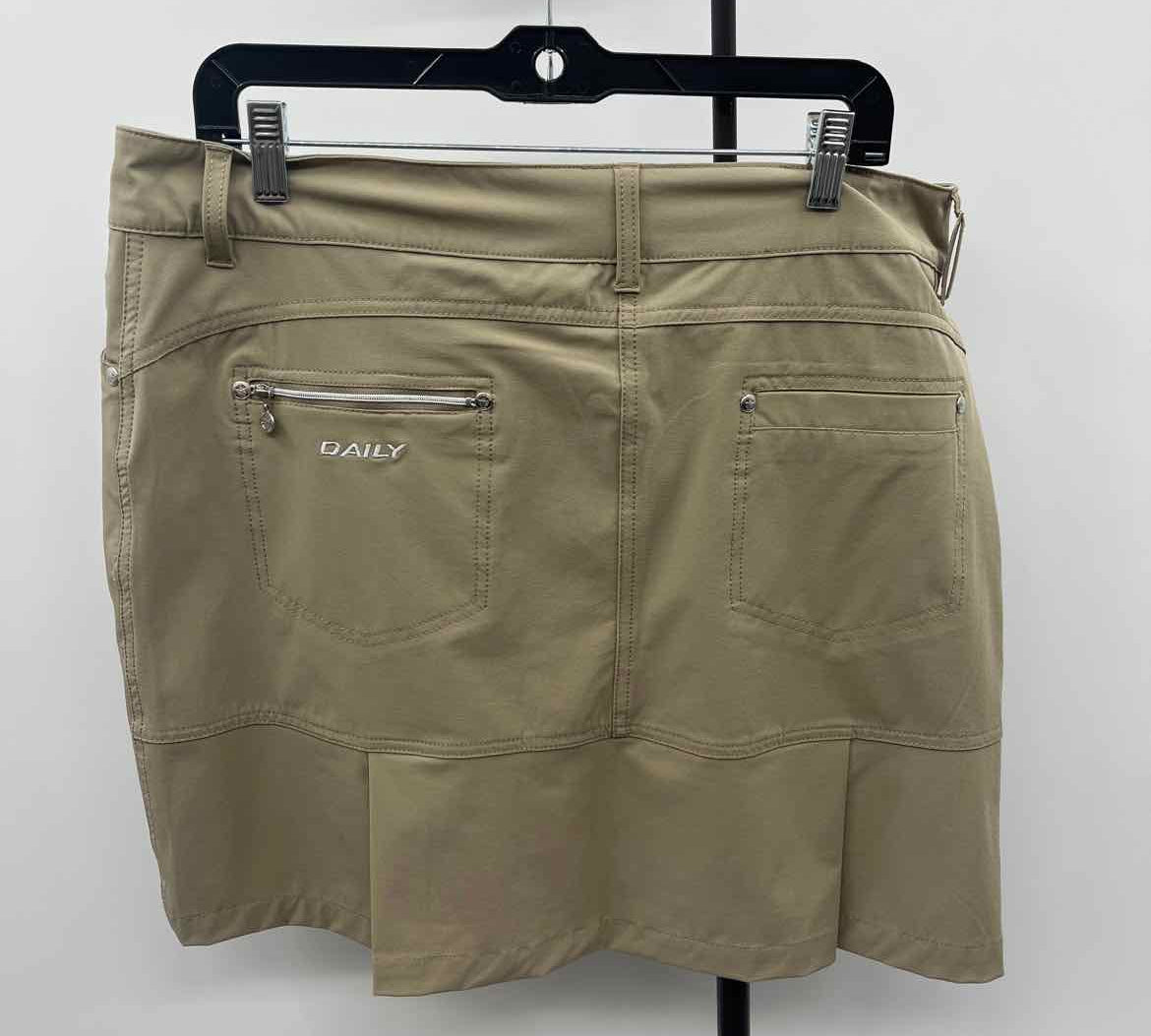 XDS Women's Size 18 Khaki Solid Skirt