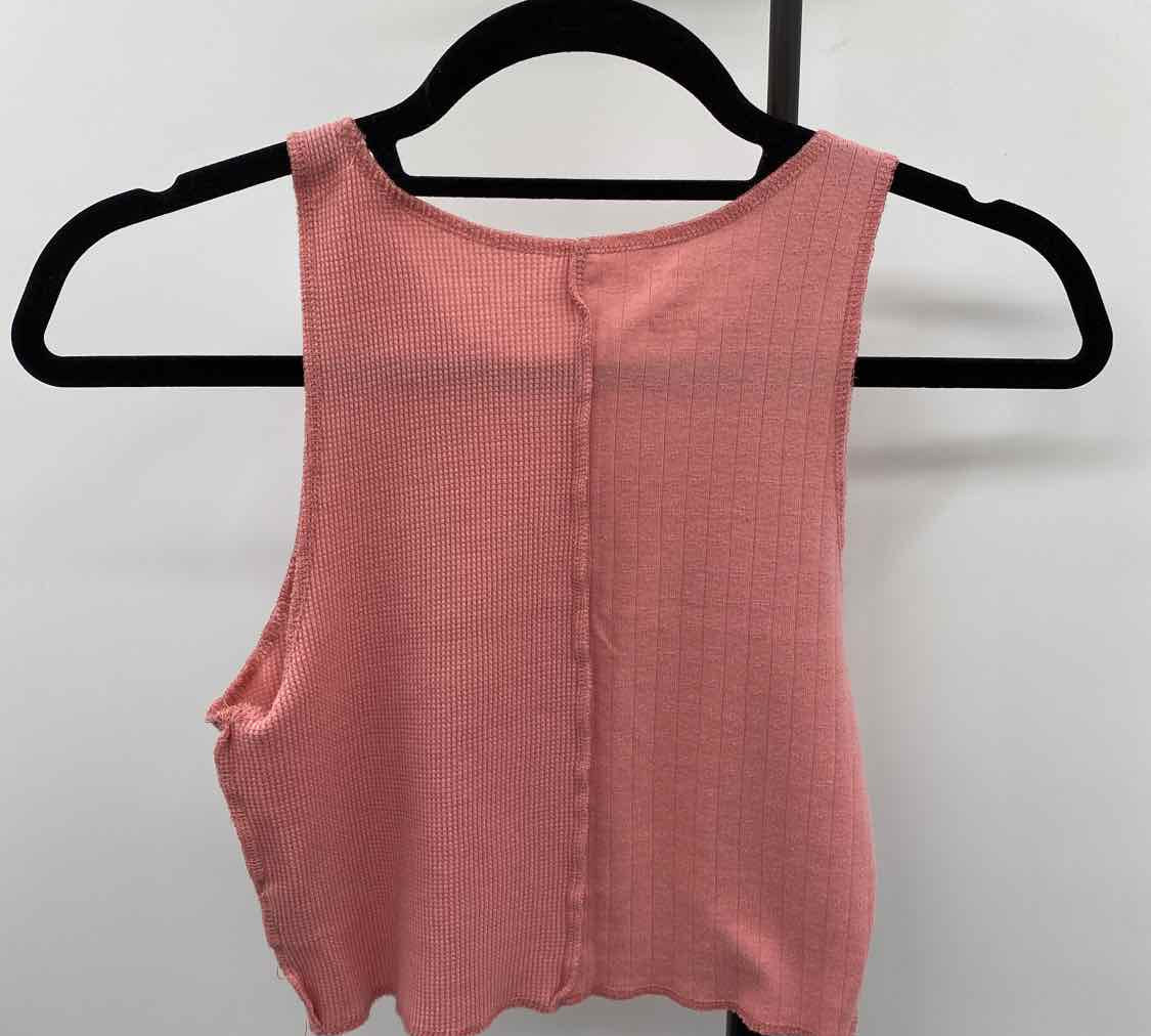 American Eagle Junior's Size S coral Textured Sleeveless Shirt