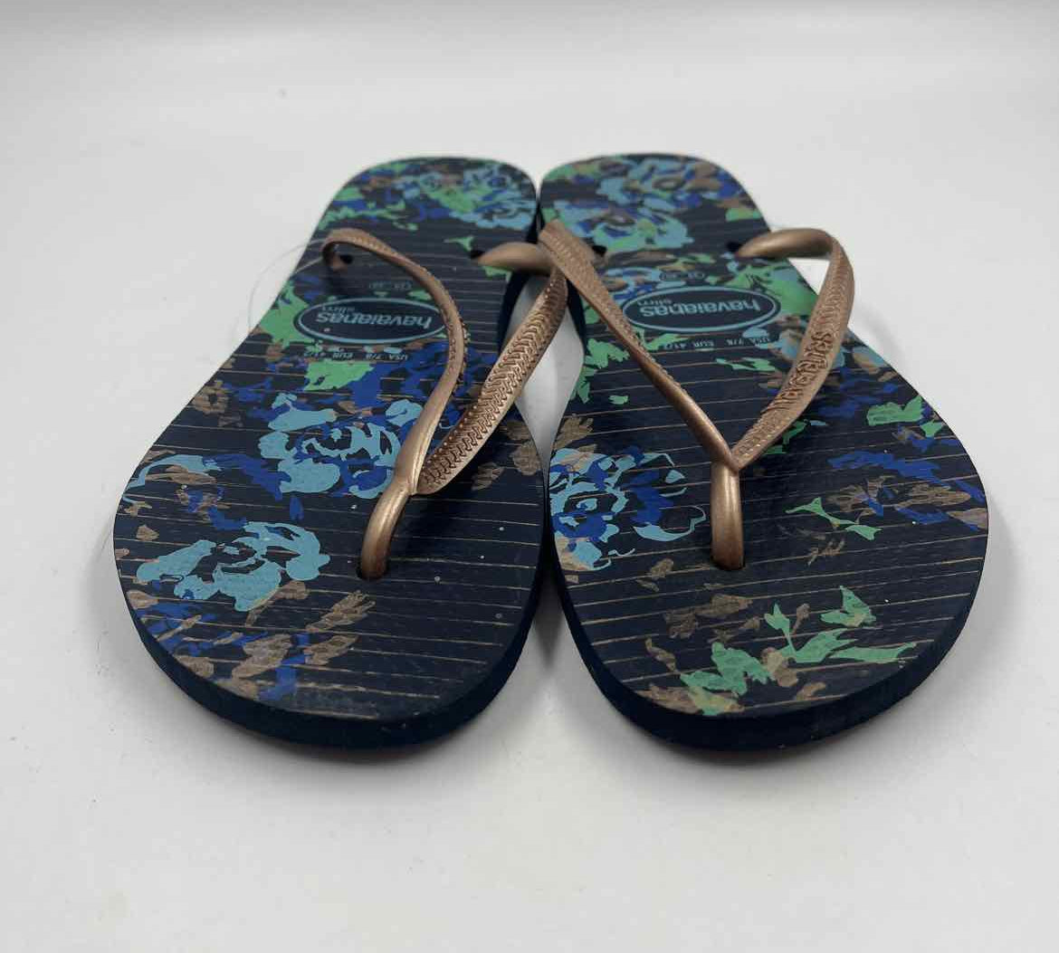 Havaianas Women's Shoe Size 7/8 Navy Floral Flip Flops