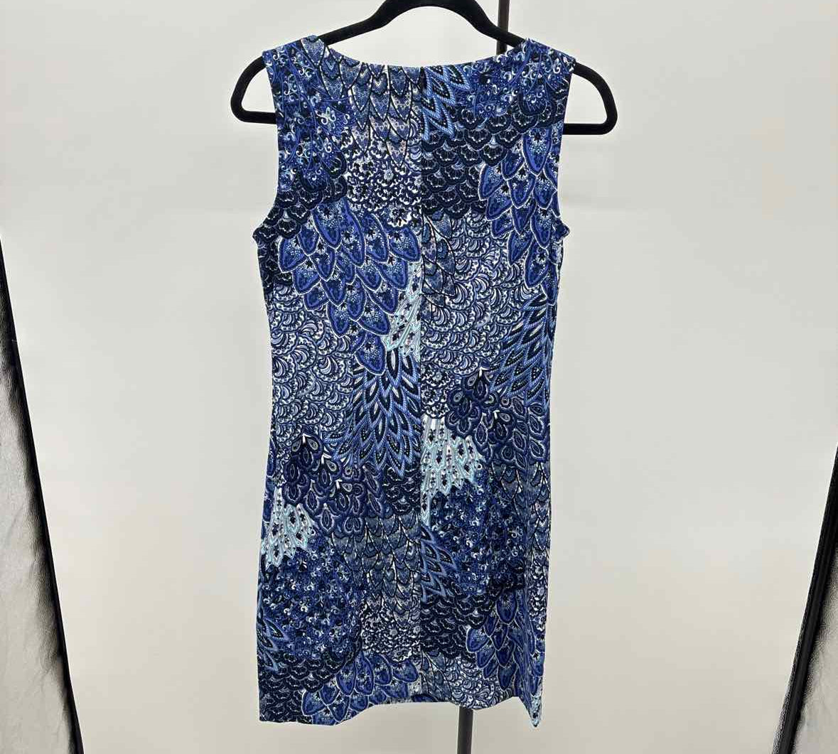 Connected Women's Size 6 Blue Floral Dress